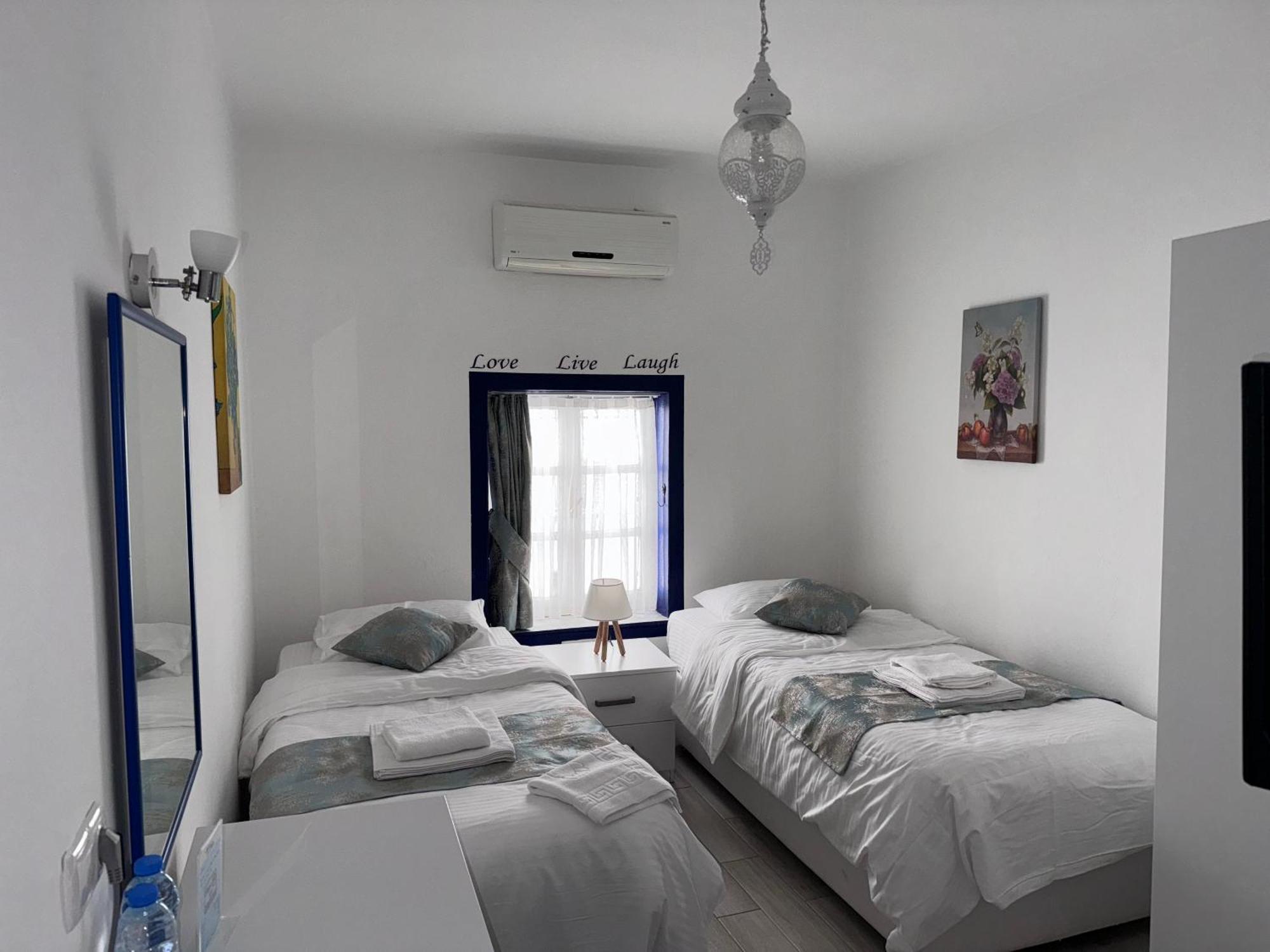White And Blue Bodrum Exterior foto