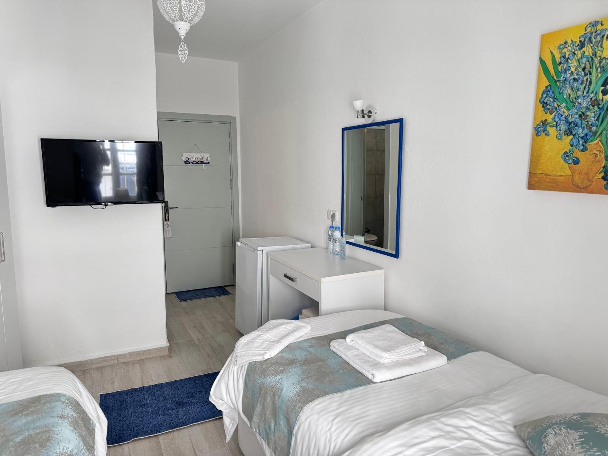 White And Blue Bodrum Exterior foto