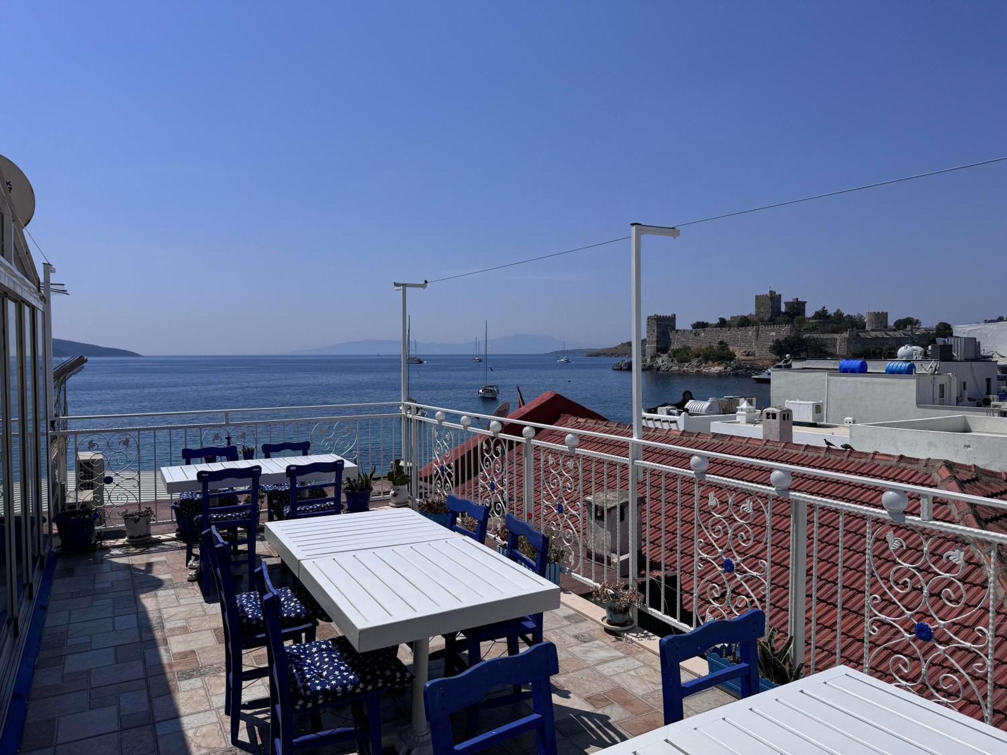 White And Blue Bodrum Exterior foto