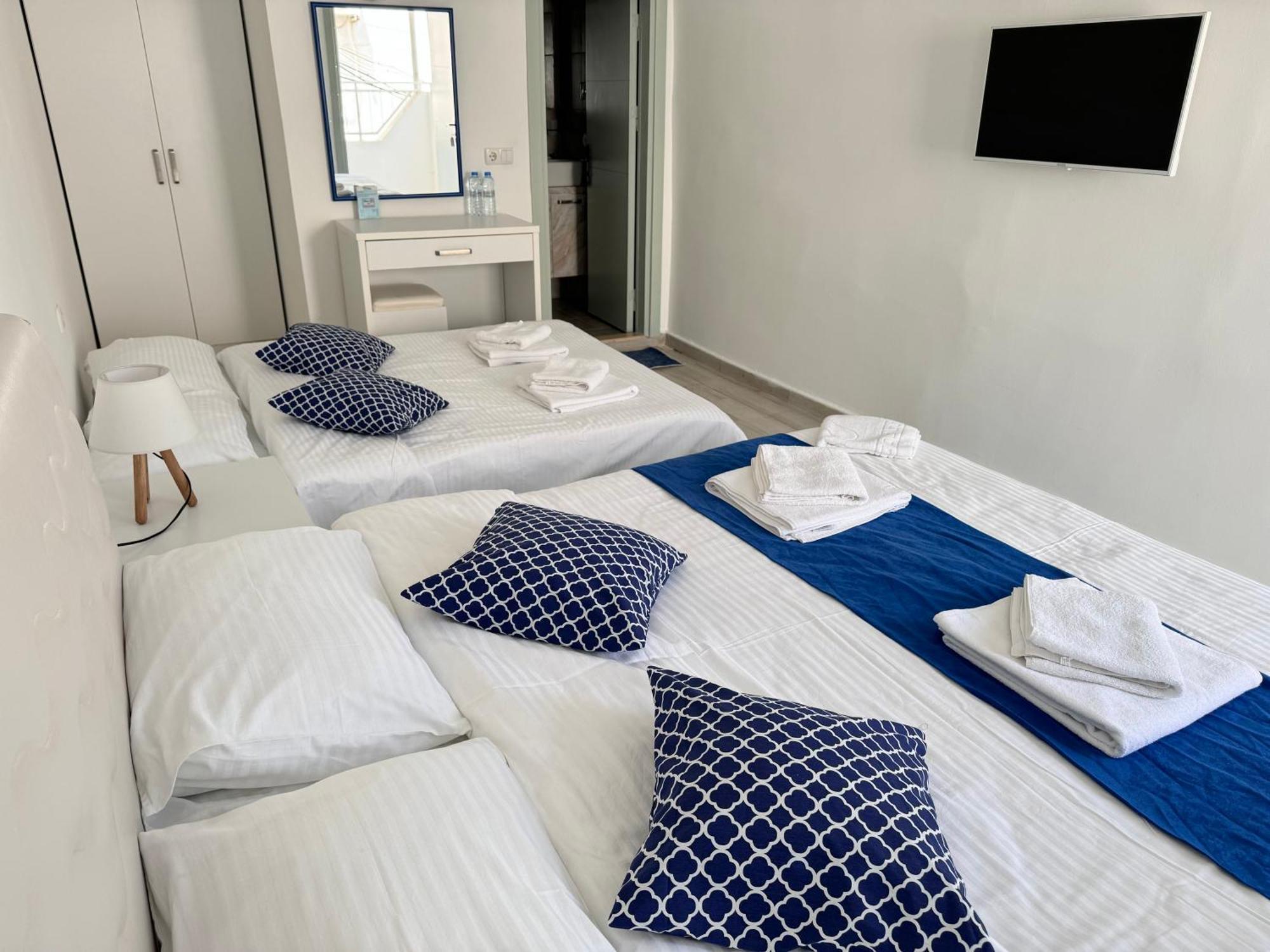 White And Blue Bodrum Exterior foto